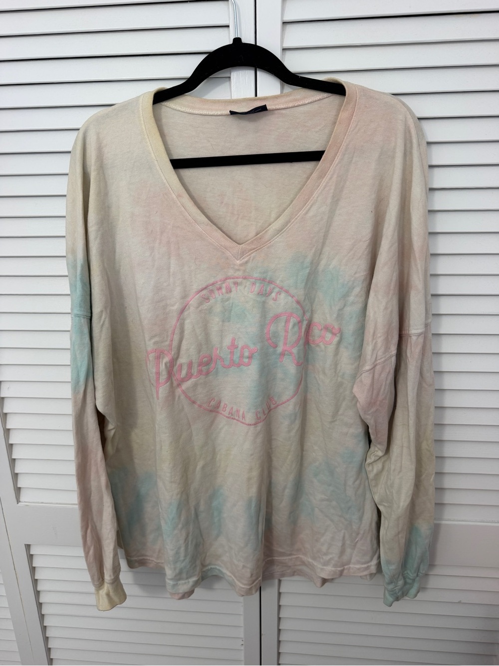 Tie-Dye Long Sleeve V-Neck Top Sunny Days Puerto Rico Graphic Size L